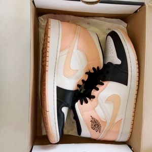 Air Jordan Retro 1 Mid Arctic Orange